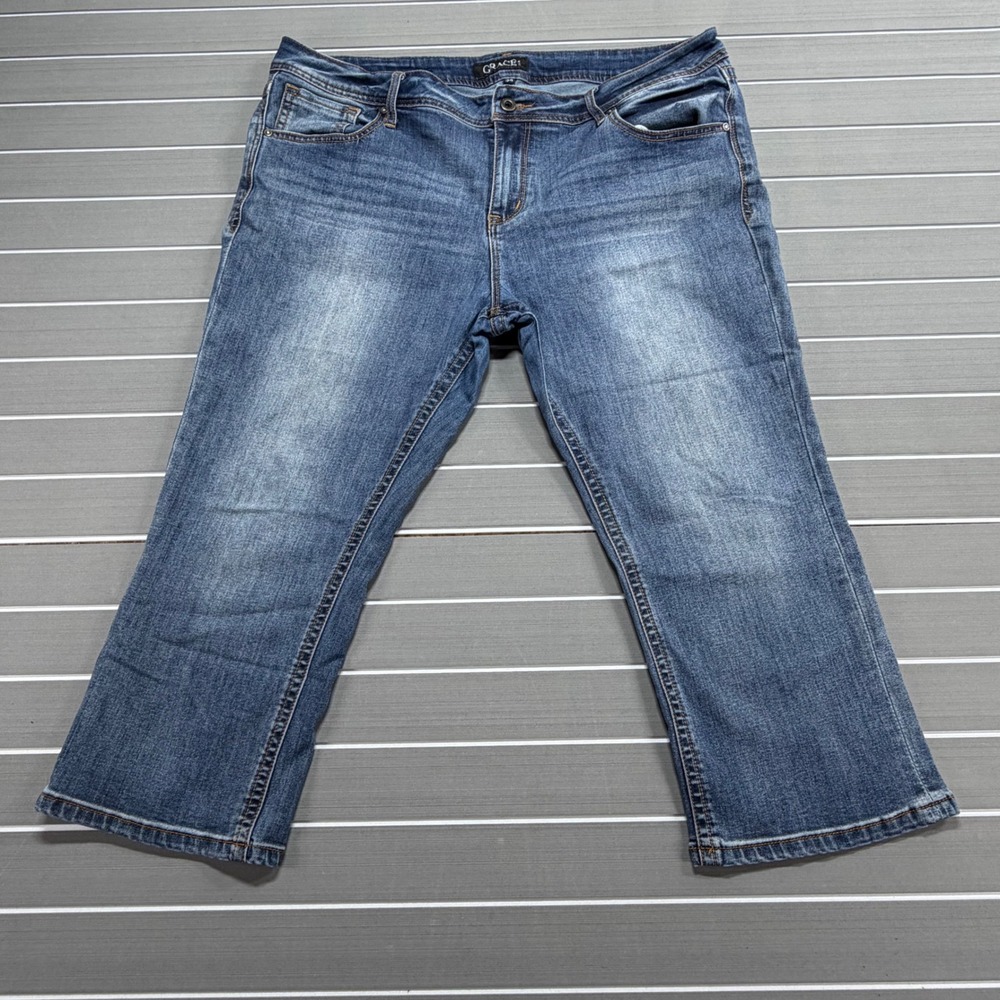 Grace in LA Womens Size 34 Medium Wash Denim Capri Jeans Stretch Cropped Blue